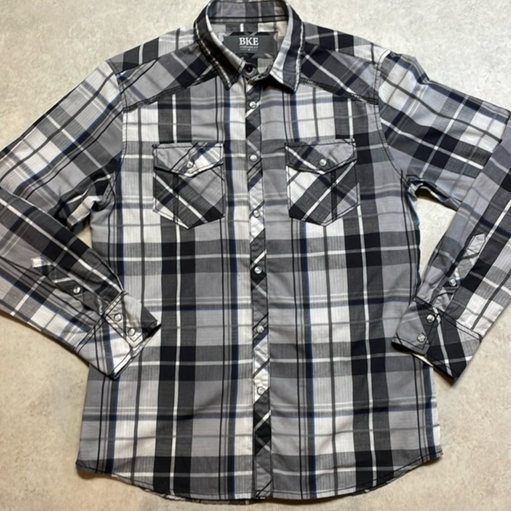 BKE women’s long sleeve snap front black/white western shirt. Size M.